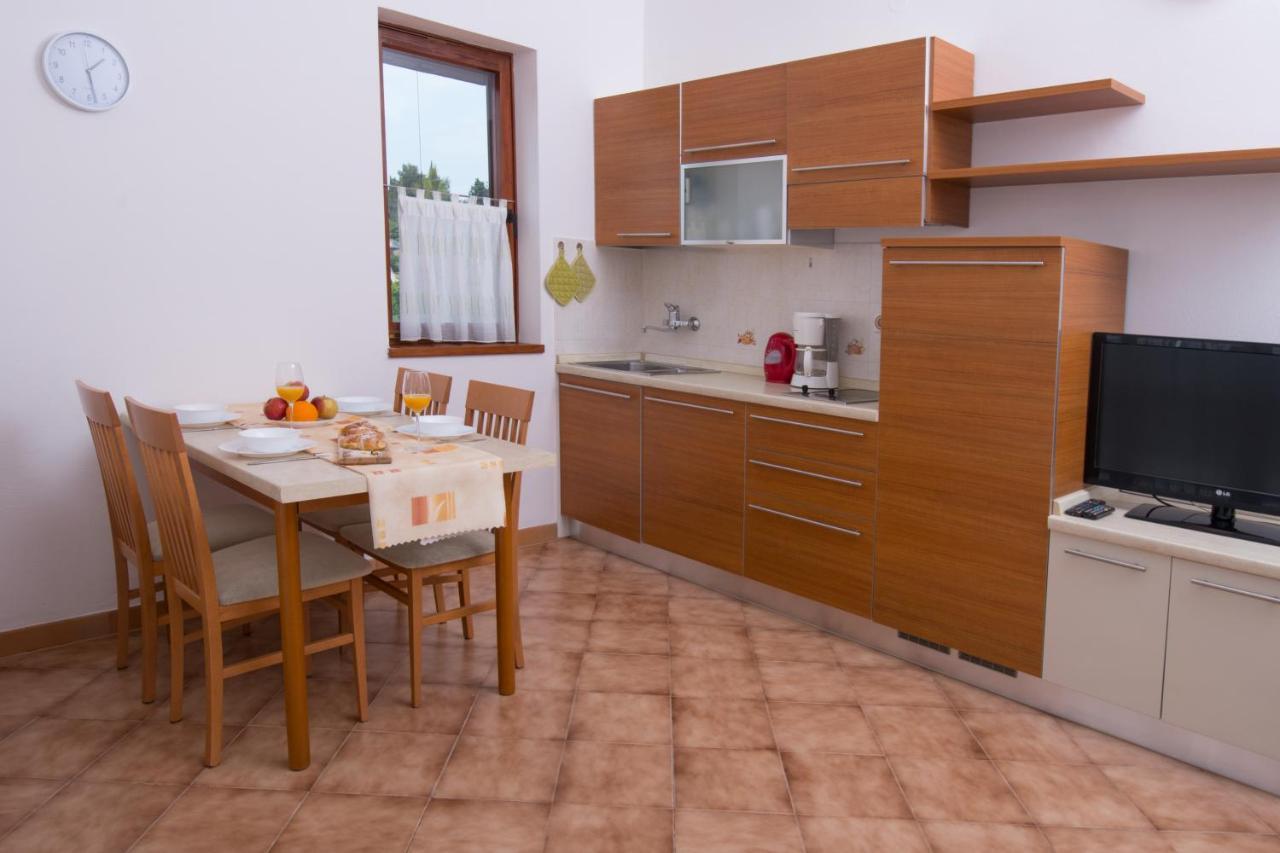 Apartments Mira 1 Premantura Εξωτερικό φωτογραφία